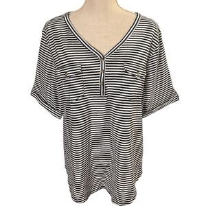 XL Croft & Barrow, 2 Pocket V Neck Tee w/ Roll Tab Sleeves, Navy Blue Striped